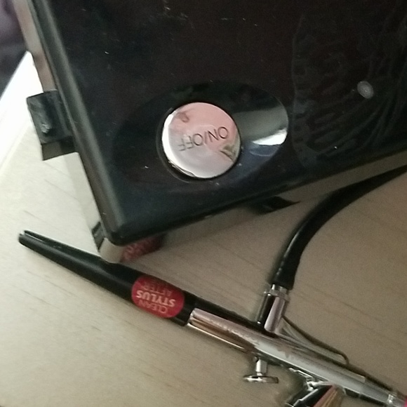 Luminess Airbrush Makeup System - Picture 3 of 8